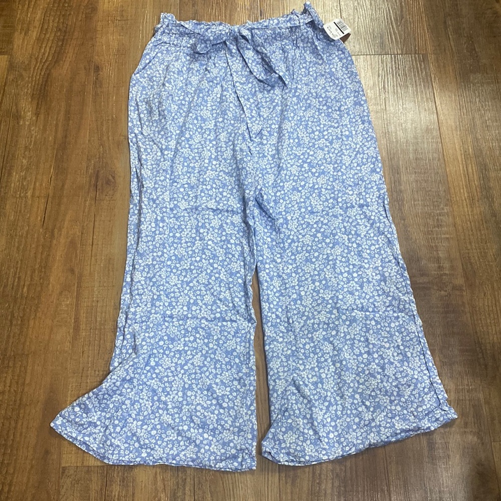 Planet gold blue and white floral wide leg cropped pants size L